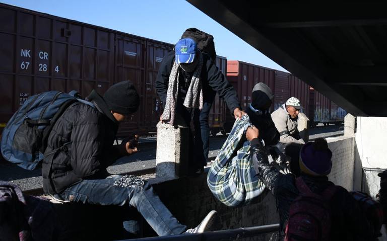 600 migrantes con hambre, frío y miedo: decididos a subirse al tren - El  Sol de la Laguna | Noticias Locales, Policiacas, sobre México, Coahuila y  el Mundo